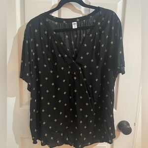 Old Navy flowy v neck blouse.